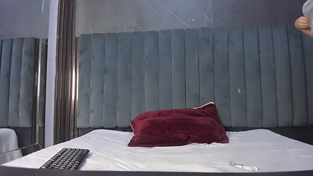 Emy Latin online show from February 7, 12:20 pm