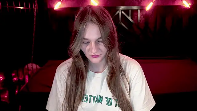 Snapshot of DiamondGoldie chatting on March 21, 8:34 pm DiamondGoldie online show from March 21, 8:34 pm