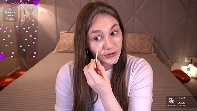 Snapshot of DiamondGoldie chatting on March 27, 8:08 pm DiamondGoldie online show from March 27, 8:08 pm