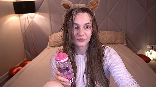 Snapshot of DiamondGoldie chatting on March 29, 7:03 pm DiamondGoldie online show from March 29, 7:03 pm