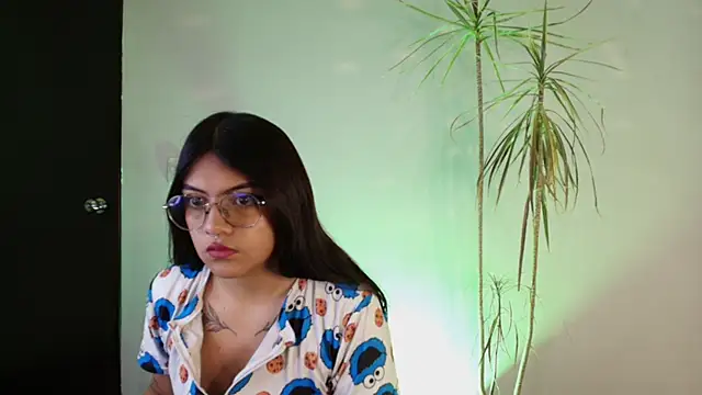 Lilith and Khloe online show from September 16, 11:22 am