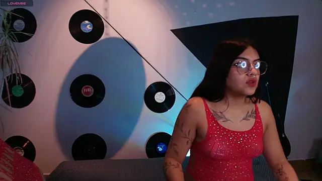 Lilith and Khloe online show from September 19, 11:22 am