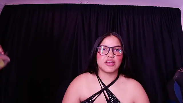 Lilith and Khloe online show from March 25, 11:27 am