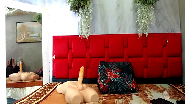 Leonora Lujan online show from November 5, 9:15 pm