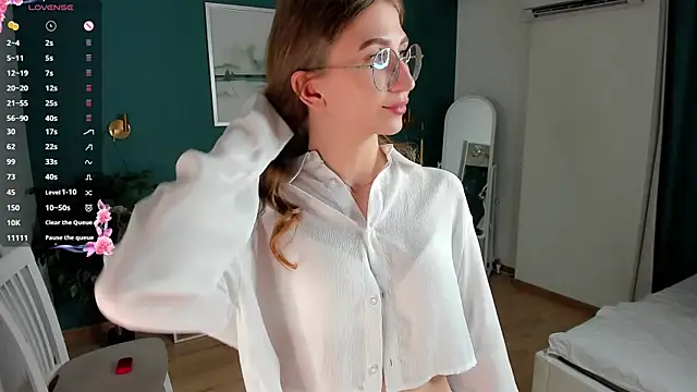 Snapshot of EditaBand chatting on April 18, 7:07 pm EditaBand online show from April 18, 7:07 pm