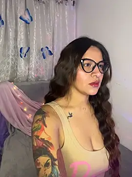 Snapshot of Linda_Bellucci chatting on March 31, 5:19 am Linda Bellucci online show from March 31, 5:19 am