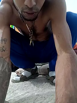 Snapshot of Negritohot2828 chatting on October 2, 4:41 am Negritohot2828 online show from October 2, 4:41 am