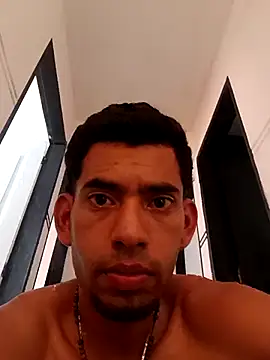 Snapshot of Negritohot2828 chatting on October 17, 4:31 pm Negritohot2828 online show from October 17, 4:31 pm