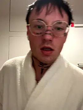 FullTattooBoy online show from December 15, 4:50 am