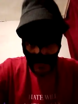 Snapshot of Golonzo1996 chatting on November 29, 2:36 am Golonzo1996 online show from November 29, 2:36 am