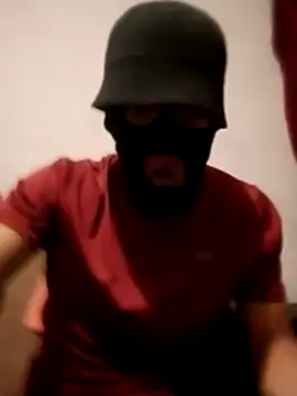 Snapshot of Golonzo1996 chatting on December 2, 11:11 pm Golonzo1996 online show from December 2, 11:11 pm