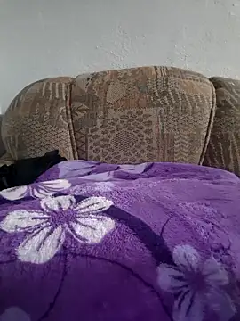 Snapshot of Golonzo1996 chatting on April 2, 7:50 am Golonzo1996 online show from April 2, 7:50 am