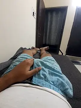 Snapshot of Yourslovingdick chatting on January 13, 10:37 pm Yourslovingdick online show from January 13, 10:37 pm