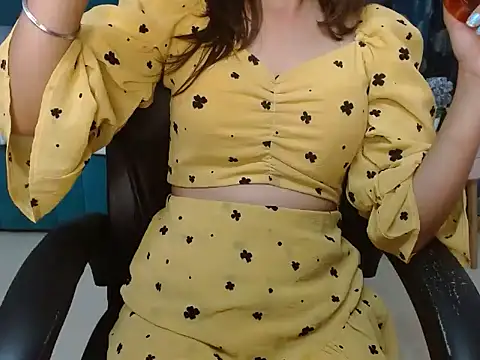 Urlove lily online show from September 16, 3:13 pm