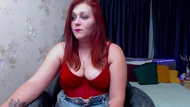 Alisawoods  online show from September 19, 6:30 pm