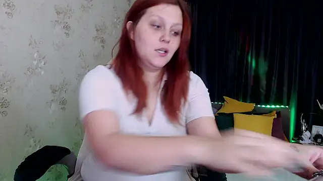 Snapshot of Alisawoods_ chatting on October 18, 5:57 pm Alisawoods  online show from October 18, 5:57 pm