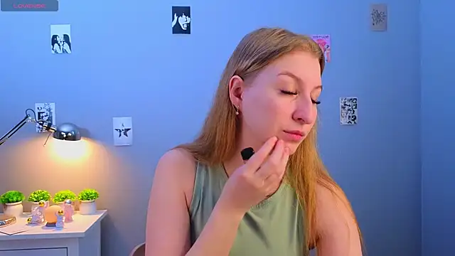 LorettaGladman online show from November 20, 4:12 am