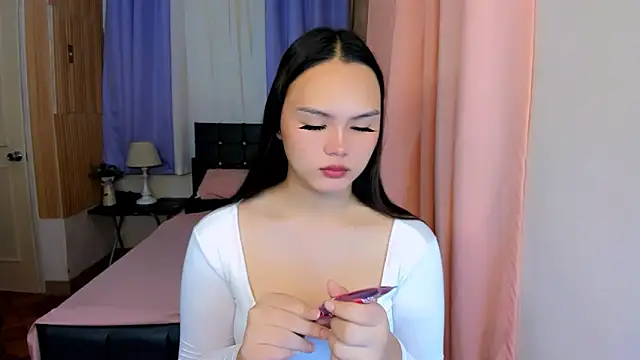 ameliamaureen online show from June 13, 4:10 am