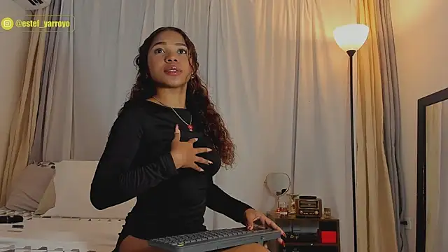 Estefy arroyo1 online show from January 9, 3:09 am