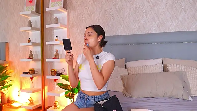 Sofy Bradd online show from June 6, 5:23 am