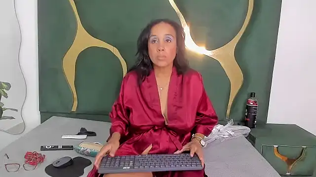 Snapshot of perlaasm chatting on October 26, 2:12 pm perlaasm online show from October 26, 2:12 pm