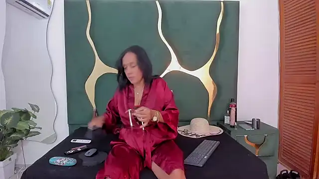 Snapshot of perlaasm chatting on October 29, 1:02 pm perlaasm online show from October 29, 1:02 pm