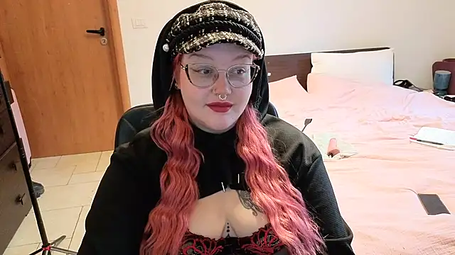 Snapshot of AlyssaWonderland chatting on December 4, 8:12 am AlyssaWonderland online show from December 4, 8:12 am