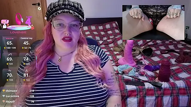 Snapshot of AlyssaWonderland chatting on December 13, 7:53 pm AlyssaWonderland online show from December 13, 7:53 pm