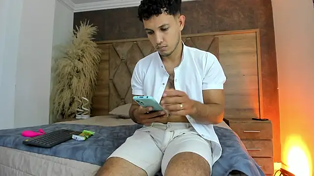 Snapshot of EimyAndMaxi chatting on July 12, 7:27 pm EimyAndMaxi online show from July 12, 7:27 pm