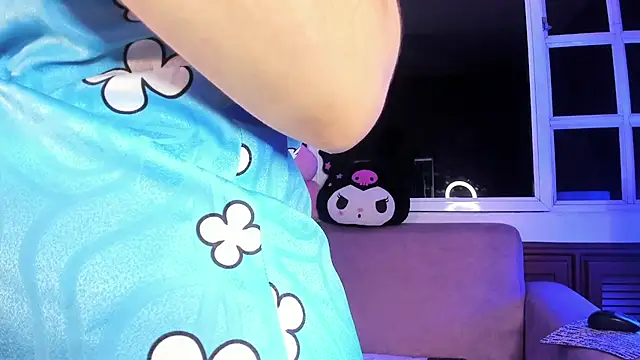 Snapshot of harimoon1 chatting on December 15, 3:22 am harimoon1 online show from December 15, 3:22 am