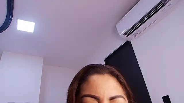 Snapshot of Karla_hilton1 chatting on May 27, 11:51 am Karla hilton1 online show from May 27, 11:51 am