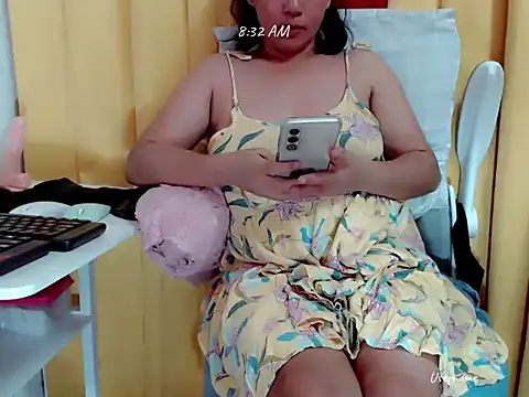 nesianhottits online show from June 11, 12:32 am