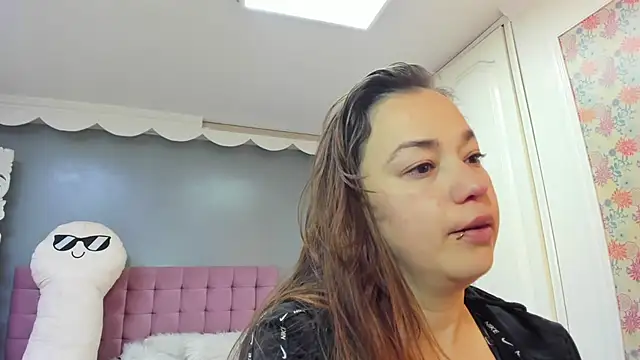 Tammy parker  online show from November 4, 9:08 am