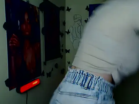 LadyAlice  online show from November 3, 7:20 am