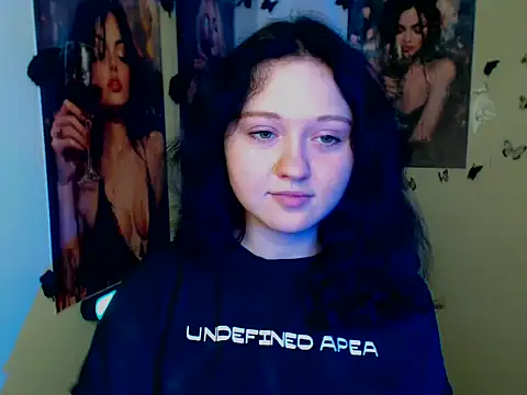 LadyAlice  online show from November 4, 7:07 am