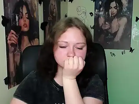 LadyAlice  online show from June 12, 5:56 pm
