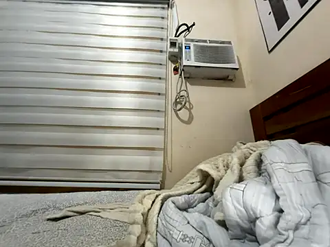 Sluttgwen69 online show from November 22, 2:27 pm