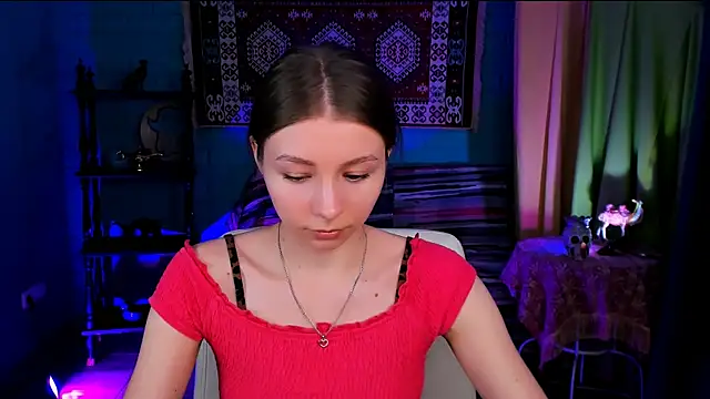 JulieDaniel online show from December 1, 8:19 am