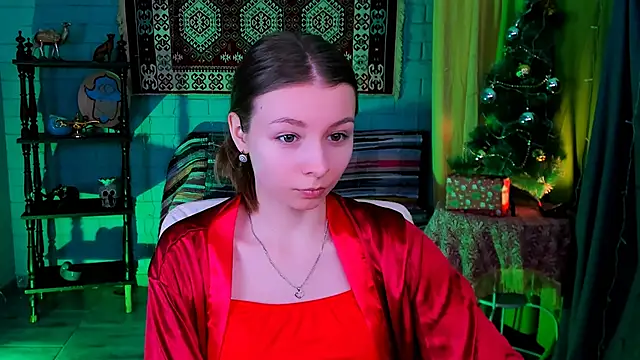 JulieDaniel online show from December 15, 8:18 am