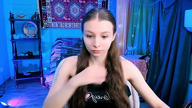 JulieDaniel online show from March 23, 8:07 am