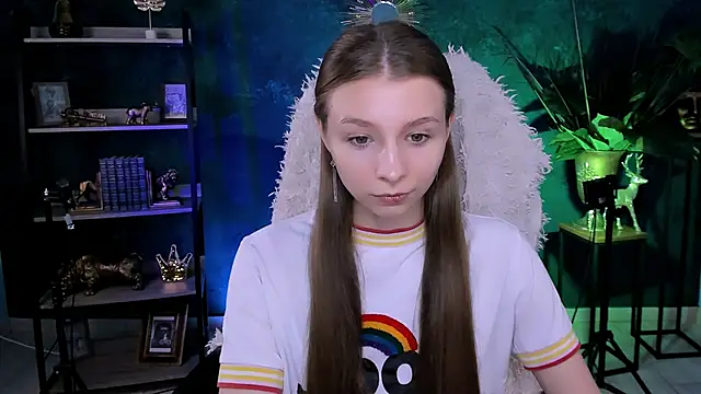 JulieDaniel online show from June 15, 4:25 am