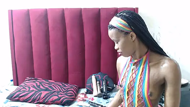 Snapshot of SexyChantyBabe25 chatting on October 1, 1:55 am SexyChantyBabe25 online show from October 1, 1:55 am