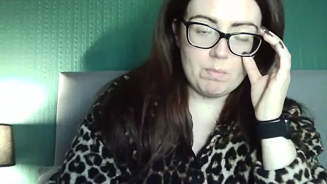 Snapshot of Curvy-BellaX chatting on October 1, 2:34 pm Curvy-BellaX online show from October 1, 2:34 pm