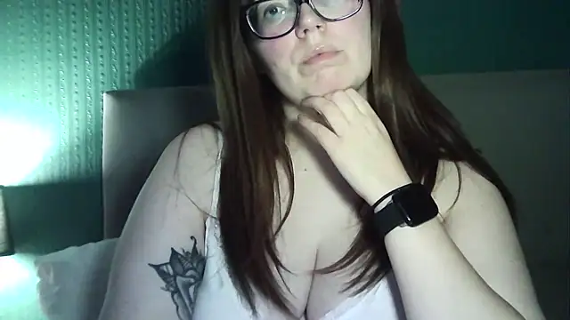 Snapshot of Curvy-BellaX chatting on October 5, 6:50 pm Curvy-BellaX online show from October 5, 6:50 pm