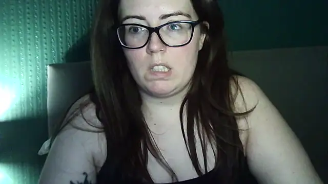 Snapshot of Curvy-BellaX chatting on October 6, 7:55 pm Curvy-BellaX online show from October 6, 7:55 pm