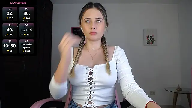 Veronika  Winslow  online show from September 11, 4:45 am