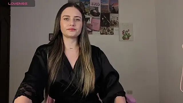 Snapshot of Veronika__Winslow_ chatting on April 17, 4:26 am Veronika Winslow online show from April 17, 4:26 am