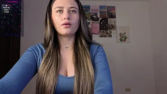 Snapshot of Veronika__Winslow_ chatting on June 2, 5:20 am Veronika Winslow online show from June 2, 5:20 am