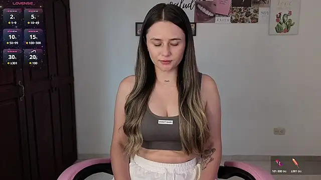 Veronika  Winslow  online show from June 23, 2:48 pm