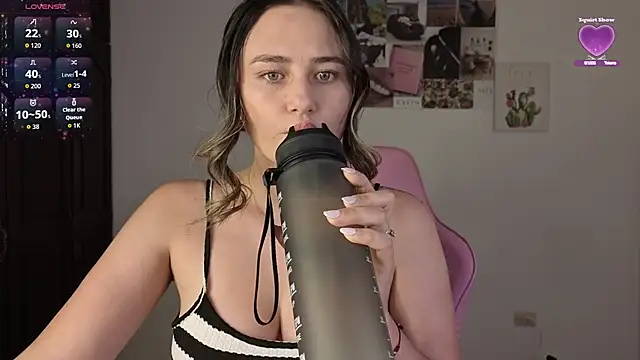 Veronika  Winslow  online show from July 15, 8:08 am